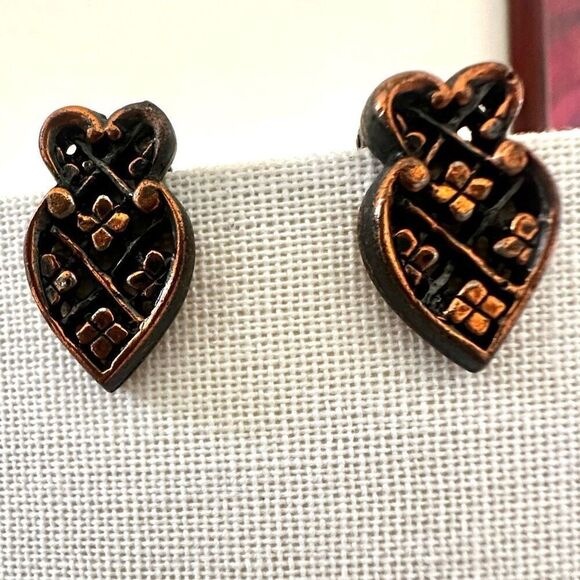 Copper tone clip on earrings - Picture 2 of 8